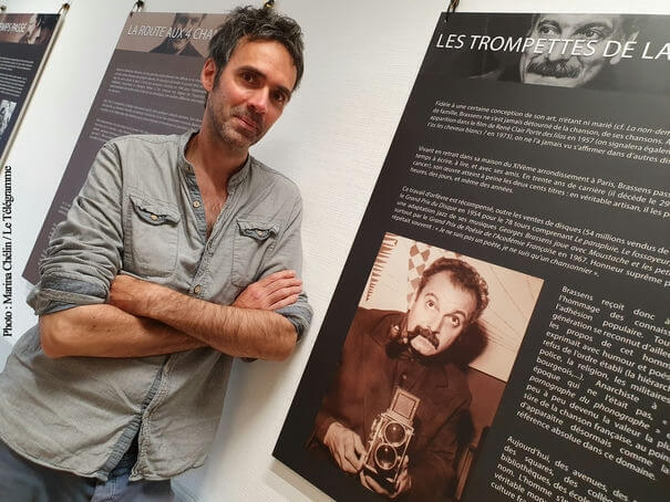 Jérôme Arnould, alias Malo, lors de l'expostion sur Brassens